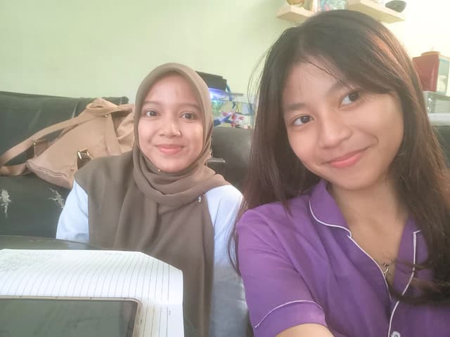 Kegiatan belajar Alyasha Eka Putri